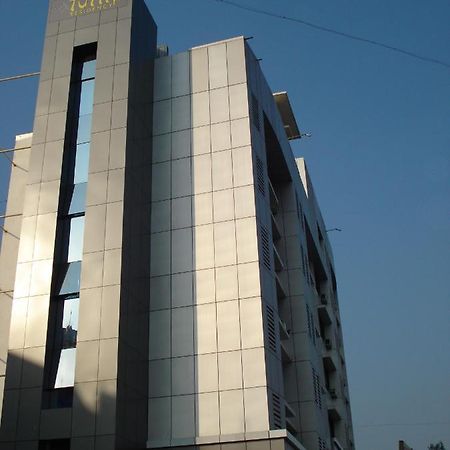 Tuliip Residency Hotel Mumbai Exterior photo