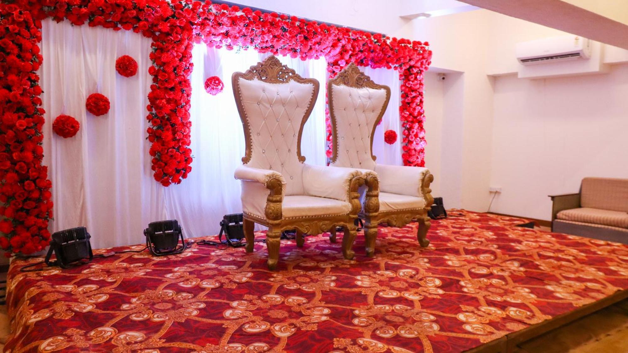 Tuliip Residency Hotel Mumbai Exterior photo