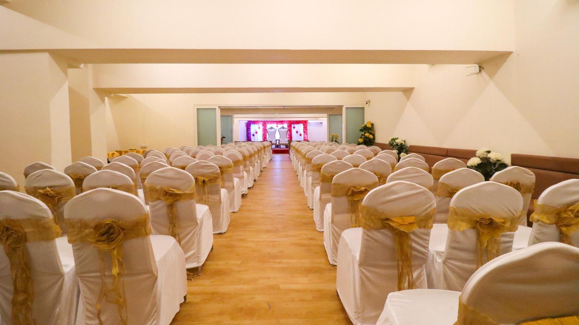 Tuliip Residency Hotel Mumbai Exterior photo